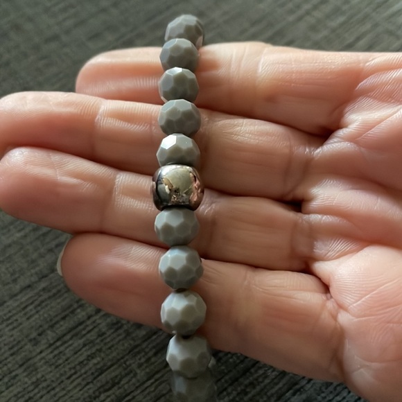 Gray Faceted Crystal Stretch Bracelet w/ Silver Accent Beads – Handmade Unisex - Picture 4 of 5